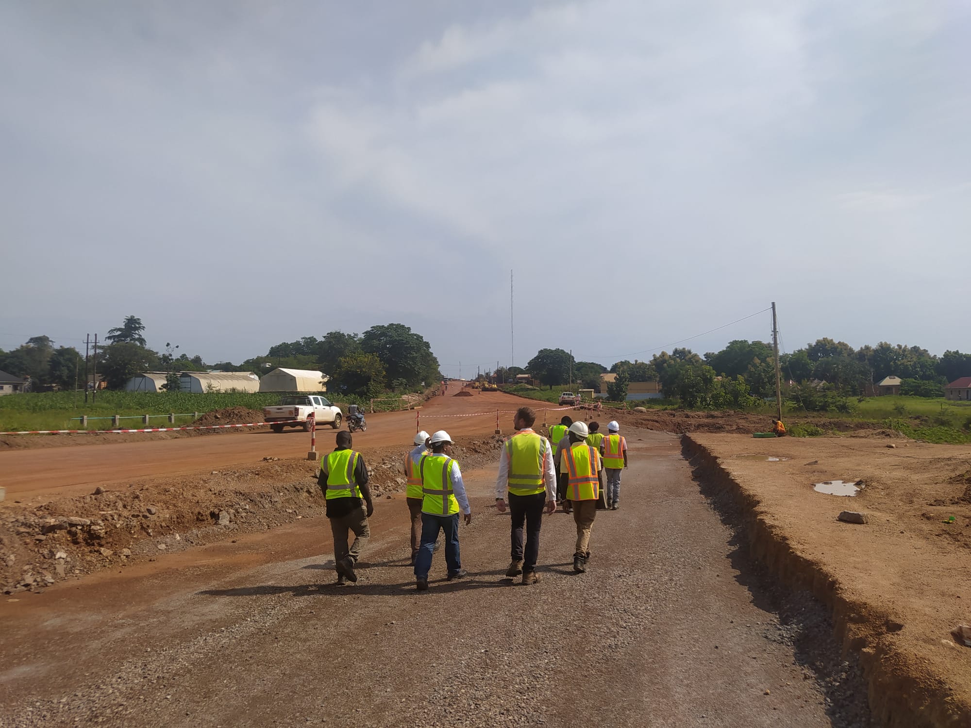 Atiak - Laropi Yolunun (66 km) Asfalt Standardına Y&#252;kseltilmesi &#199;alışmalarının Kontroll&#252;ğ&#252;